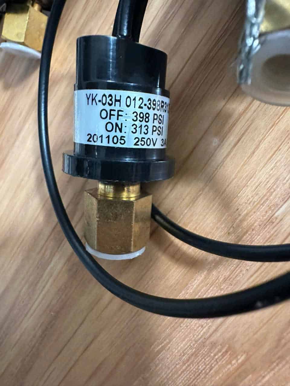 Công tắc áp suất cao YK-03H 059-398R313Y